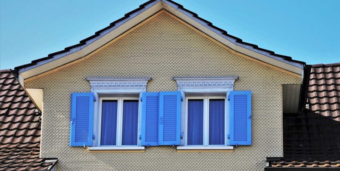 The Pros and Cons of a Mansard Roof, Explained
