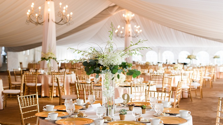 The Benefits Of Hiring A Marquee Tent For Your Wedding Day