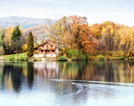 5 Benefits of Having a Lake House