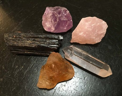 The Benefits of Using Healing Crystal Sets: A Guide