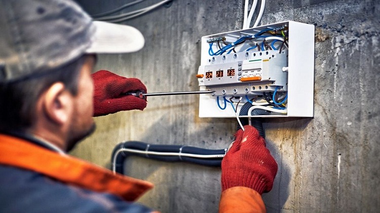 Solve Common Electrical Issues With These Tips From a Professional Electrician