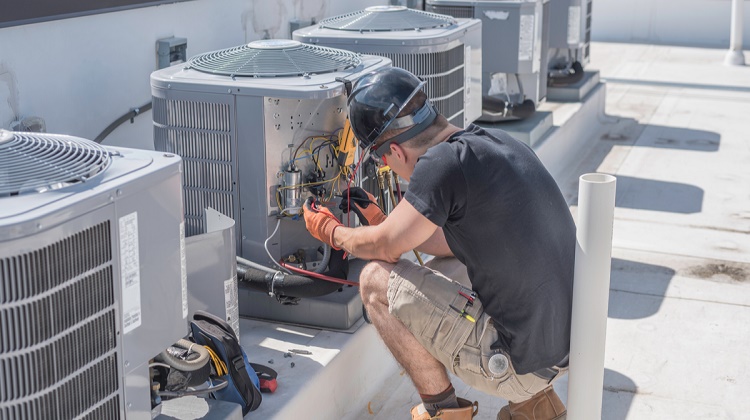 How to Choose the Right HVAC Contractor for AC Repairs